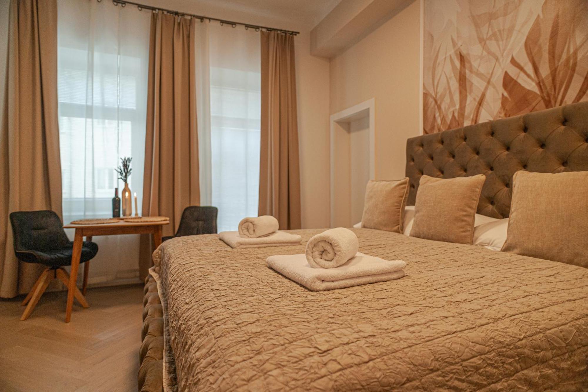Sting Old Town Ostrava Apartamento Exterior foto